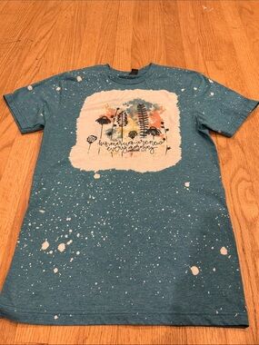 Gildan Teal Blue Short Sleeve Graphic Tee with White Splatter